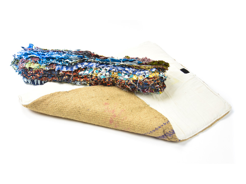 Upcycling Teppich aus Togo