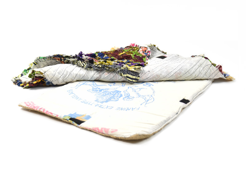 Upcycling Teppich aus Togo